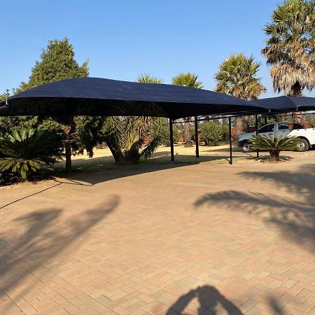 Tamarisk Guest Lodge Benoni Luaran gambar